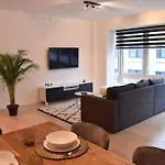 Vernieuwd Appartement Op 200M Van De Zee